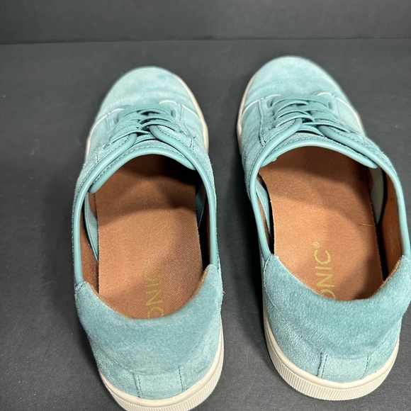 VIONIC Teal Suede Sneakers size 6 pre owned Exellent condition. - Picture 3 of 8